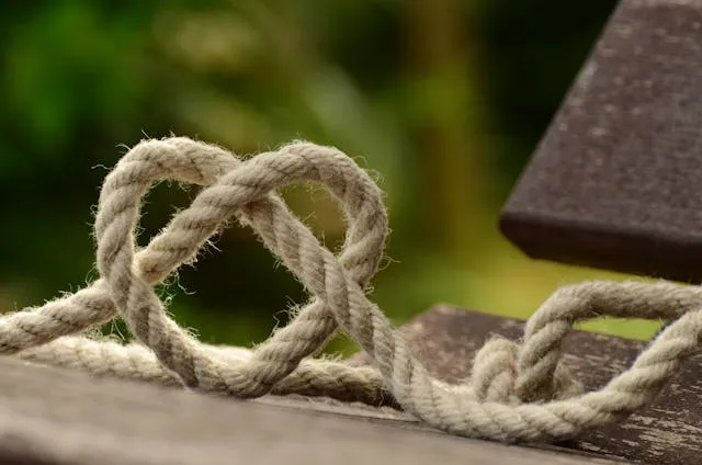 A length of rope tied in the shape of a heart